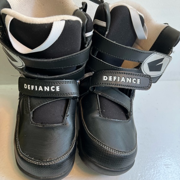 Defiant snowboard boots - Picture 1 of 1